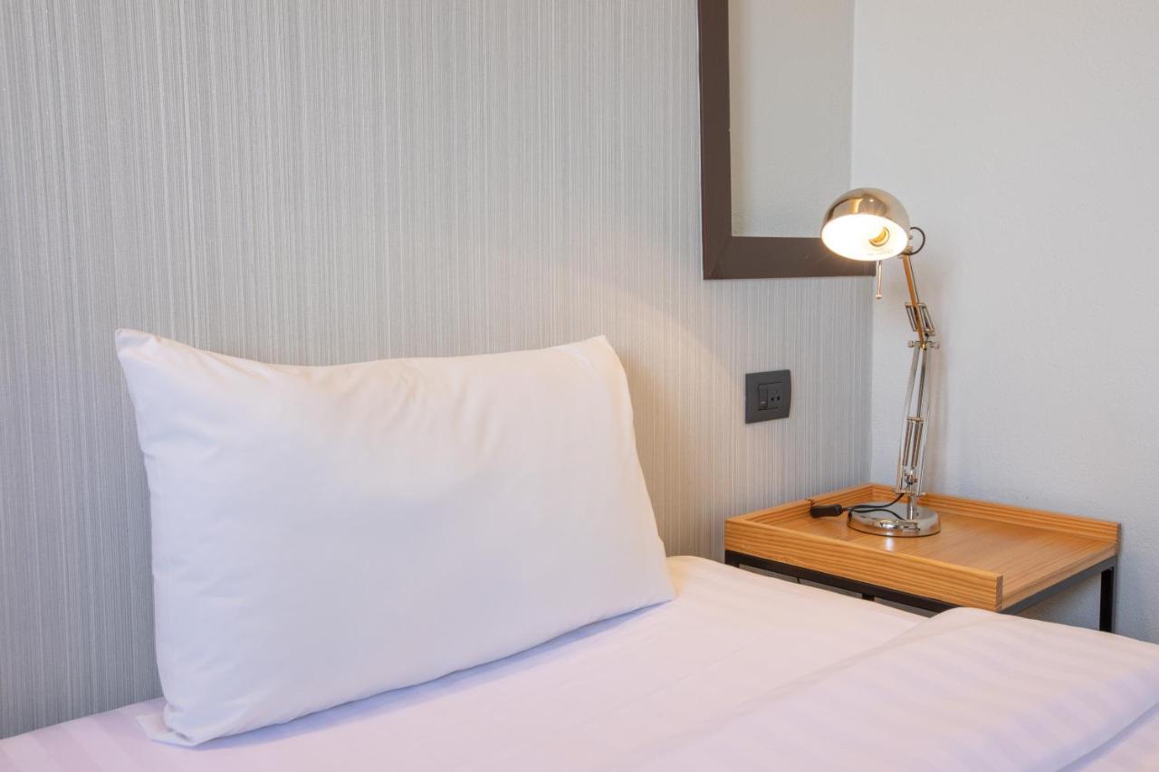 The Royal River Hotel Bangkok Exterior photo