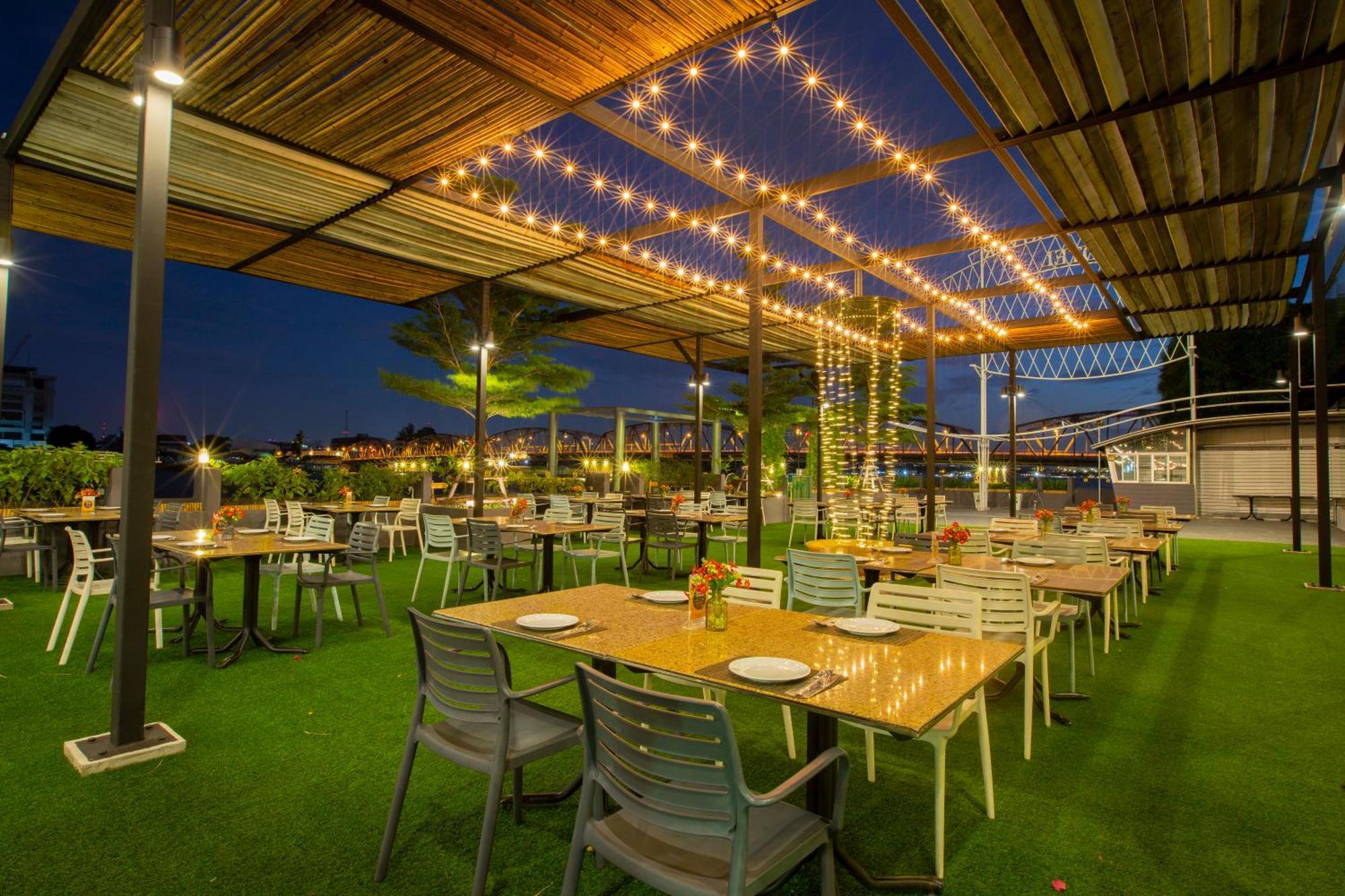 The Royal River Hotel Bangkok Exterior photo
